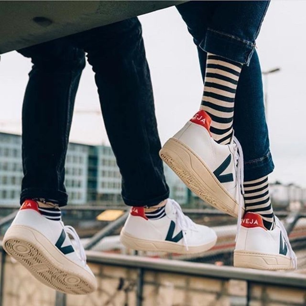 Veja V10 sneakers White, Navy, and Red Sneakers